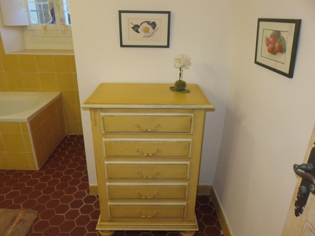Le Clos Des Canebiers Bed & Breakfast Grasse Oda fotoğraf