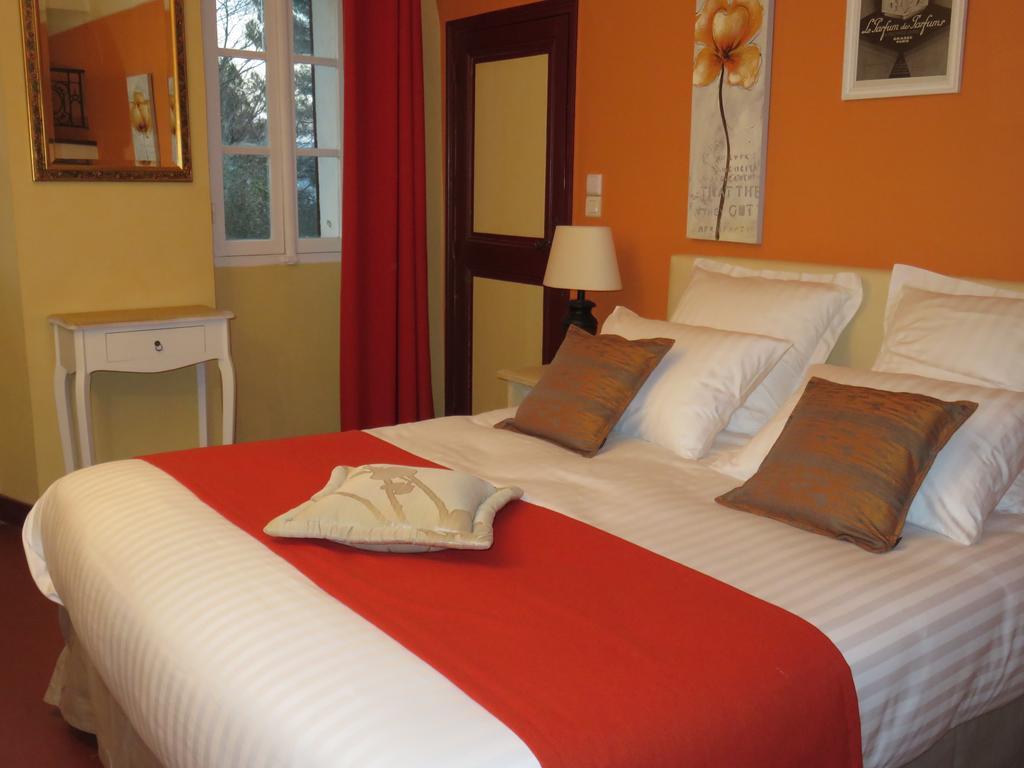Le Clos Des Canebiers Bed & Breakfast Grasse Oda fotoğraf