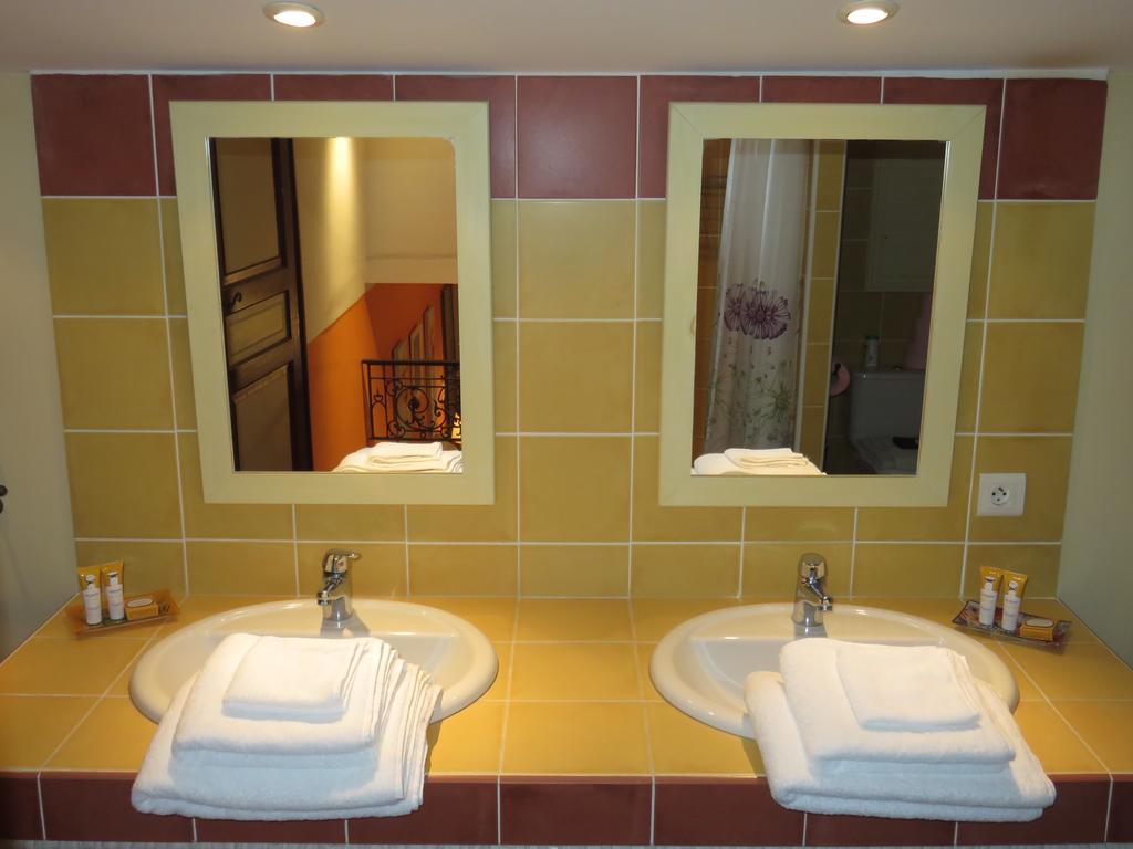 Le Clos Des Canebiers Bed & Breakfast Grasse Oda fotoğraf
