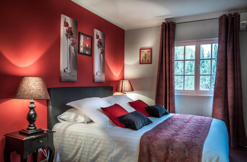 Le Clos Des Canebiers Bed & Breakfast Grasse Oda fotoğraf