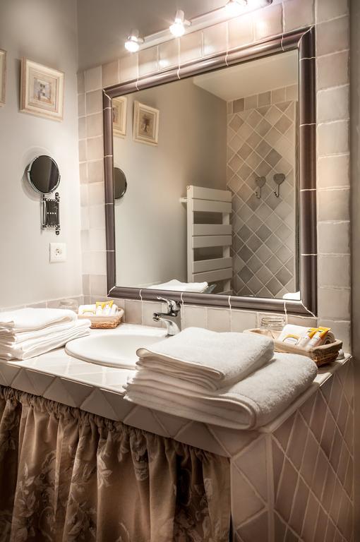 Le Clos Des Canebiers Bed & Breakfast Grasse Oda fotoğraf