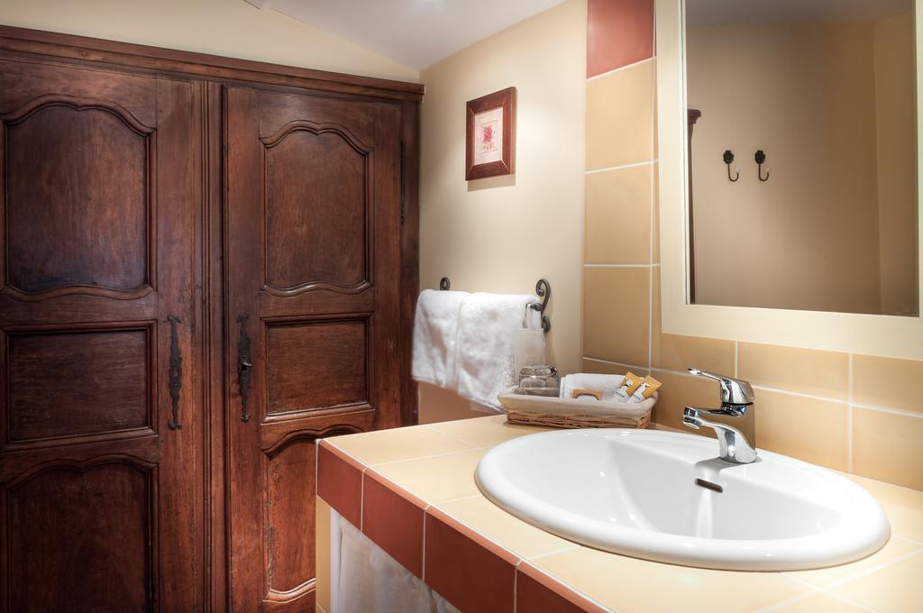 Le Clos Des Canebiers Bed & Breakfast Grasse Oda fotoğraf