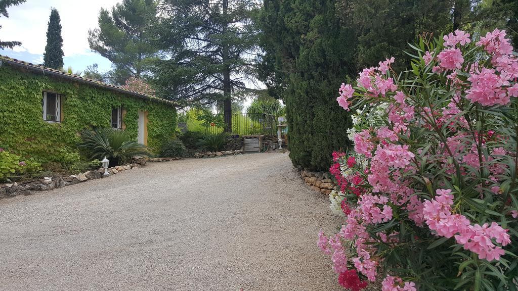 Le Clos Des Canebiers Bed & Breakfast Grasse Dış mekan fotoğraf